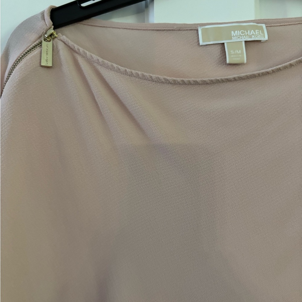 Michael Kors Light Pink Textured Scoop Neck Top with Gold Zipper